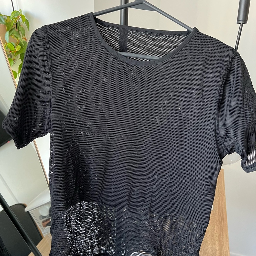 lululemon mesh black athletic double top with crop underneath, size 4